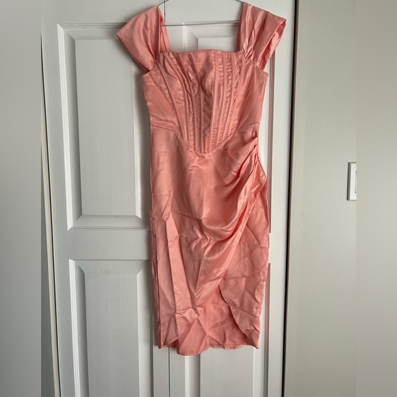 Off the shoulder pink dress - Picture 1 of 3